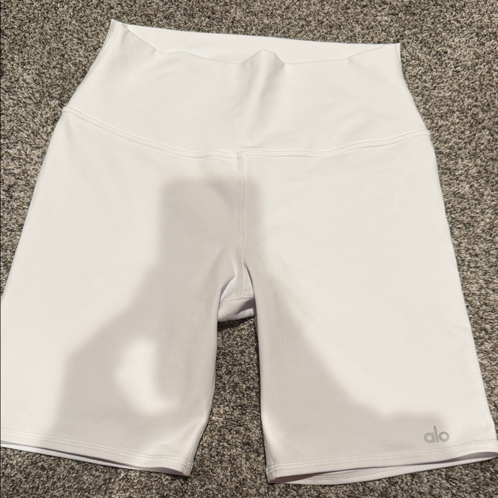 ALO Yoga Women's HIGH WAIST BIKER SHORTS 7” size LARGE WHITE